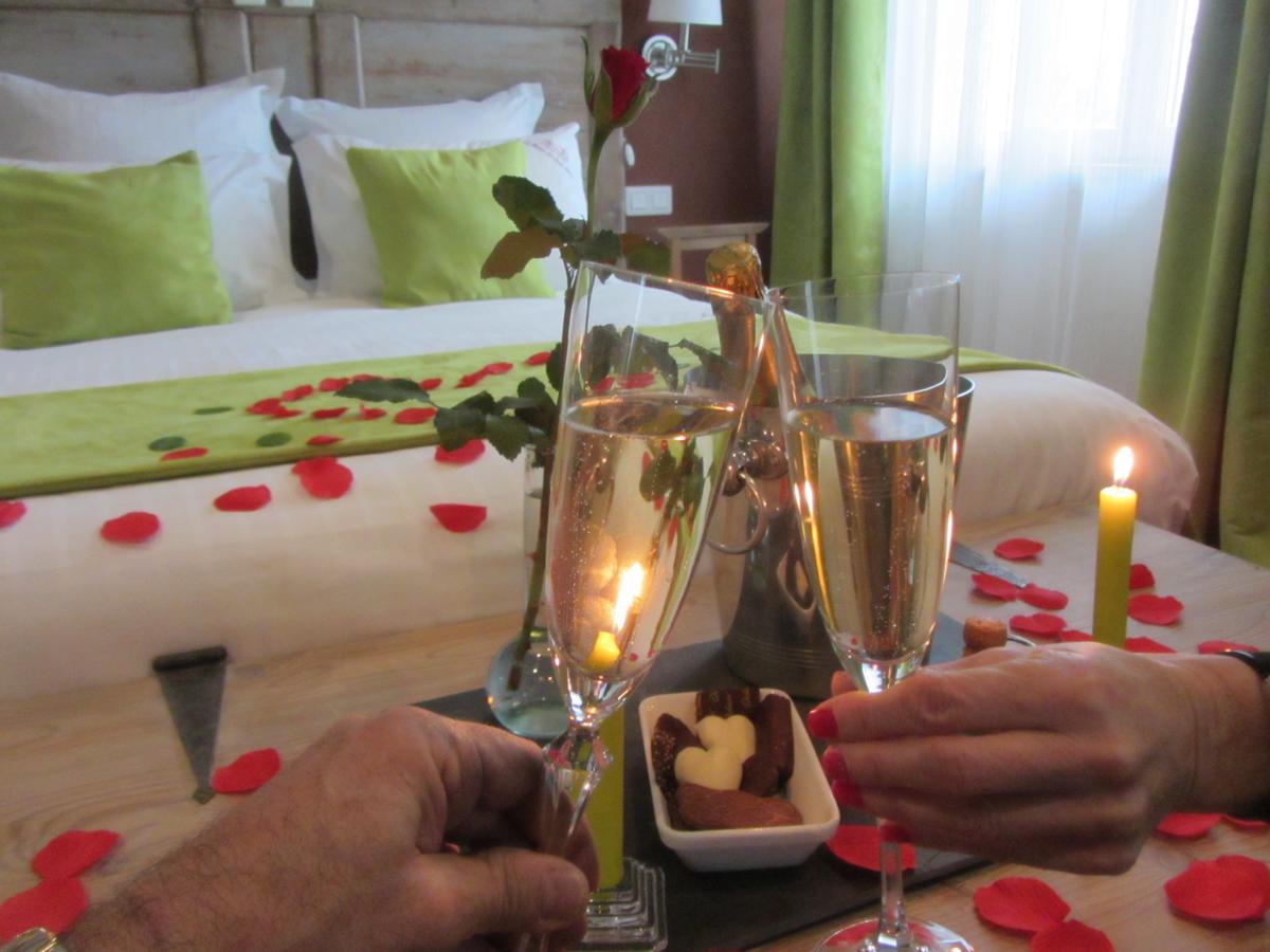 Le Relais Des Deux Tours Bed & Breakfast Brémondans Eksteriør bilde